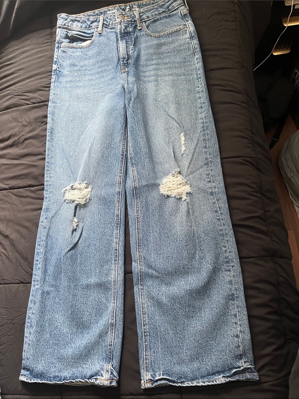 Old Navy Light Blue Wide-Leg Distressed Jeans